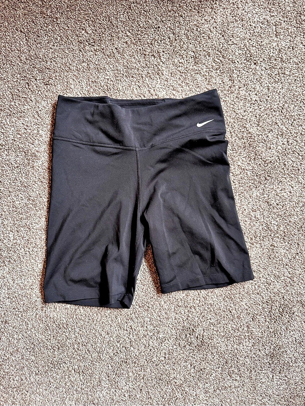 Nike Sportswear Essential Women's Mid-Rise Biker Shorts